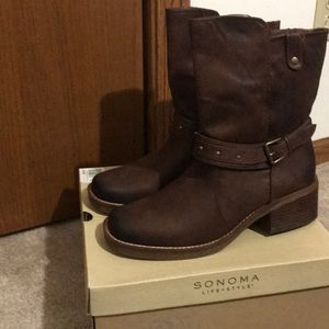 Brown Sonoma boots never worn